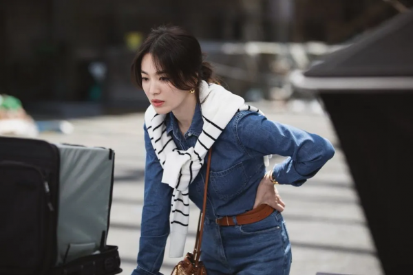 鐵打的宋慧喬，流水的年下男