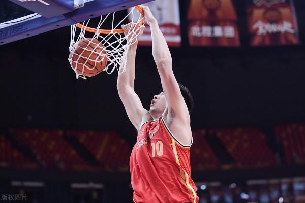 小外援完勝大外援,馬布裡惜敗楊學增,北控的球在哪兒 小外援完勝大外援,馬布裡惜敗楊學增,北控的球在哪兒