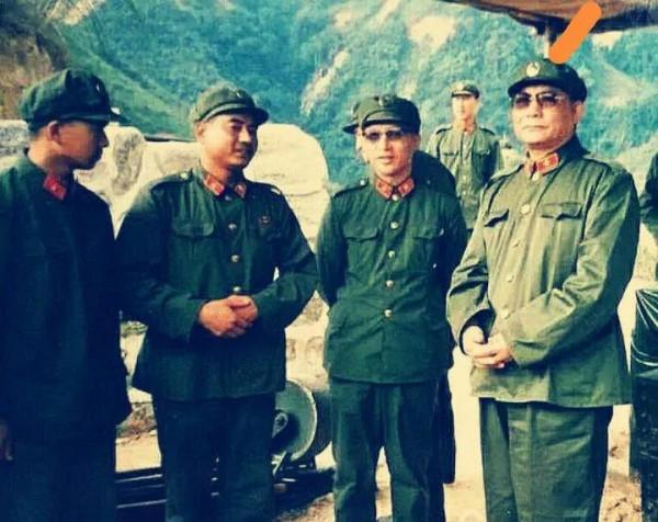 蘭州軍區司令員趙先順警衛員上街辦事被歹徒打傷將軍憤怒
