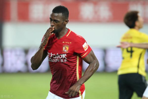 武磊踢不上比賽=一定要走？盤點10大不上場也賺錢的球員