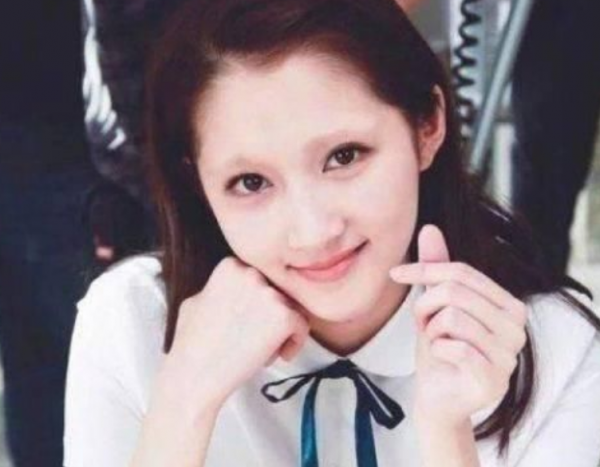 “精緻”美女秒變“人皮面具”楊超越丟掉眉毛,簡直太嚇人了 “精緻”美女秒變“人皮面具”楊超越丟掉眉毛,簡直太嚇人了