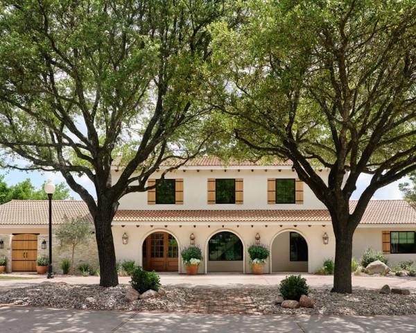 簡潔、寬敞,有木有石頭,地中海風情與經典美式結合的理想居所 簡潔、寬敞,有木有石頭,地中海風情與經典美式結合的理想居所