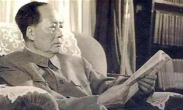 毛主席晚年迷上看電影，中央借來李小龍電影，邵逸夫卻異常緊張