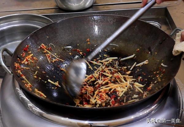 魚香肉絲怎麼做才好吃，原來肉絲滑油很關鍵，廚師長教你烹飪技巧