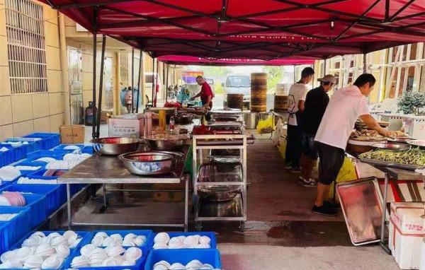 留在城裡沒錢賺,做鄉村廚師會賺得更多嗎? 留在城裡沒錢賺,做鄉村廚師會賺得更多嗎?