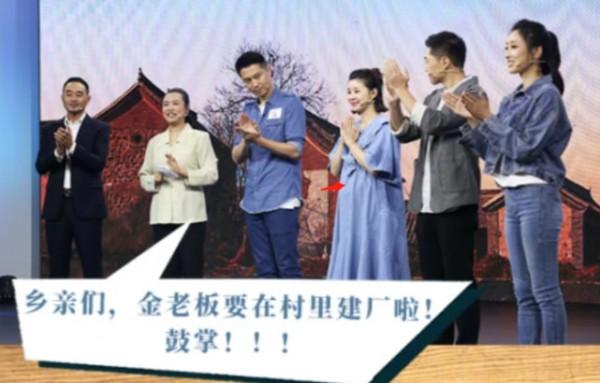 李小萌曬全家福慶中秋,疑暗示二胎性別,王雷抱熟睡兒子超有愛 李小萌曬全家福慶中秋,疑暗示二胎性別,王雷抱熟睡兒子超有愛