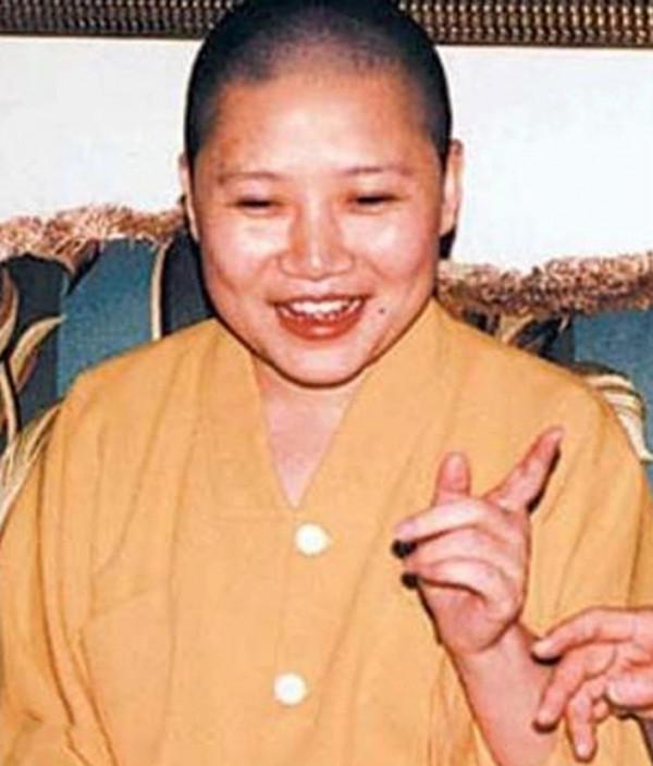 “剃度出家”的7位明星，有人放棄億萬家產，有人看破紅塵