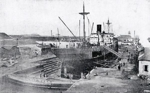 抗日戰爭中,日本軍艦被一個普通中國鉗工鑿沉,轟動上海灘 抗日戰爭中,日本軍艦被一個普通中國鉗工鑿沉,轟動上海灘