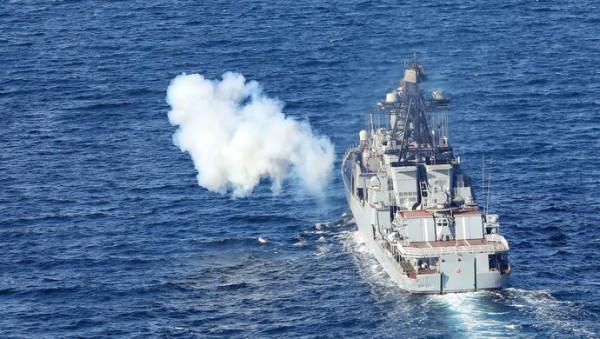 美艦闖入中俄演習區域,遭俄軍逼退,中方默默觀戰讓美軍顏面盡失 美艦闖入中俄演習區域,遭俄軍逼退,中方默默觀戰讓美軍顏面盡失