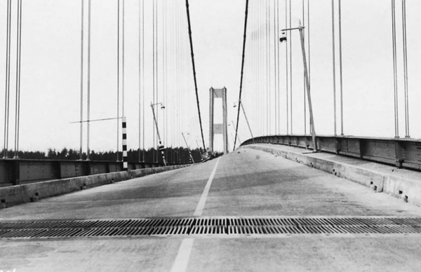 上千人大樓內同時跑步，會把樓震塌嗎？