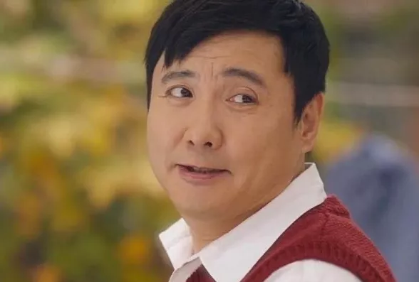 發腮禿頭、酒糟鼻、大肚腩，還有塑膠僵臉，中年男星的辣眼震撼