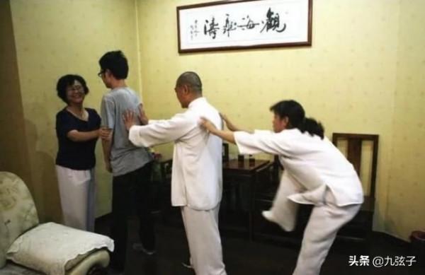 “電母”閆芳:耍無賴拜師,太極神功“一碰就飛”,稱對不起師父 “電母”閆芳:耍無賴拜師,太極神功“一碰就飛”,稱對不起師父