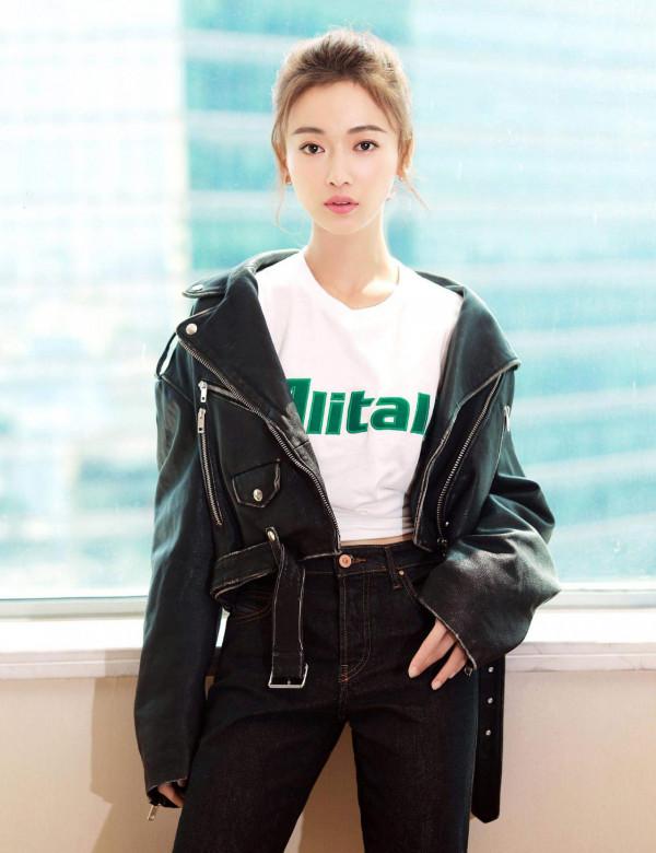 新晉女星吳謹言感情路坎坷，交了多個男友皆是渣男？還曾被家暴