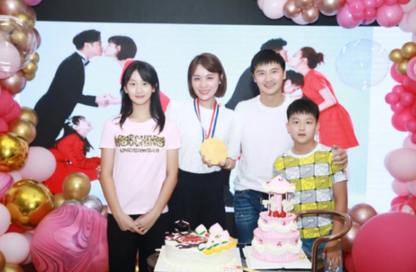 田亮已秘密生三胎?影片中驚現戴肚兜小孩,顏值被指不及森碟 田亮已秘密生三胎?影片中驚現戴肚兜小孩,顏值被指不及森碟