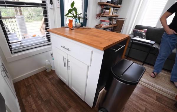 一位65歲奶奶獨居37㎡小家:利用4米層高做臥室,蝸居日子轉眼1年 一位65歲奶奶獨居37㎡小家:利用4米層高做臥室,蝸居日子轉眼1年