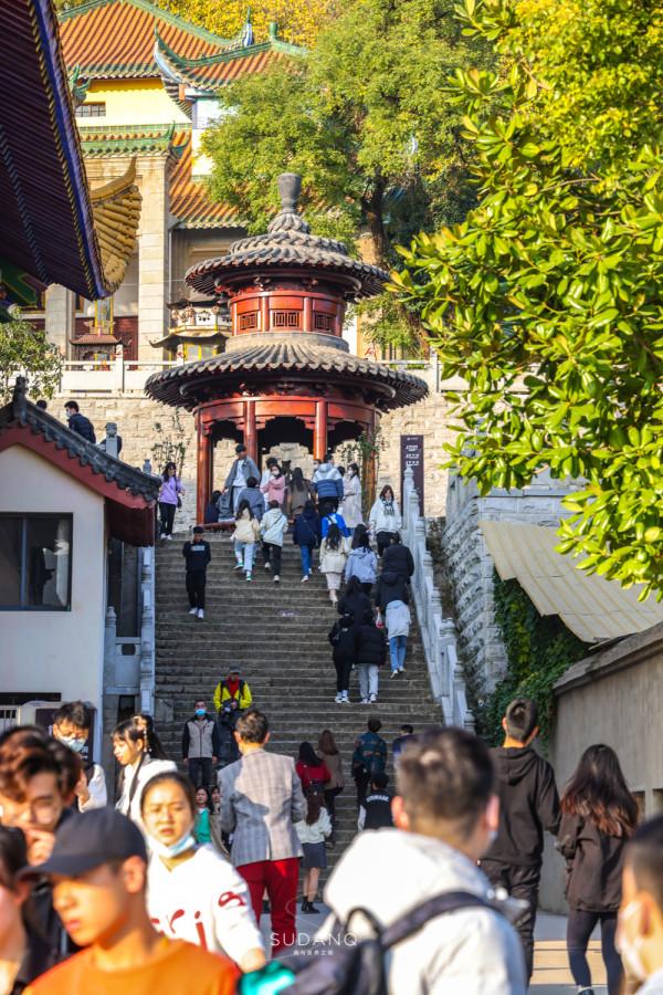 武漢寶通禪寺：在千年皇家寺院賞秋，是什麼感覺？
