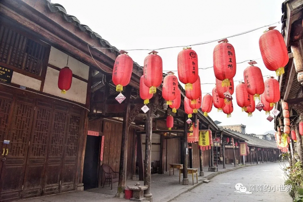 尋古蹟的蓮蓮:神秘洞穴 | 古郪國消逝後的郪江崖墓群 尋古蹟的蓮蓮:神秘洞穴 | 古郪國消逝後的郪江崖墓群