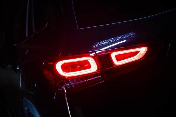 試駕梅賽德斯-AMG GLA 35,誰說“35”不AMG? 試駕梅賽德斯-AMG GLA 35,誰說“35”不AMG?