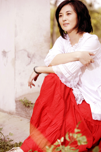 紅極一時的王菁華:與知名男星分手後,49歲仍未婚 紅極一時的王菁華:與知名男星分手後,49歲仍未婚