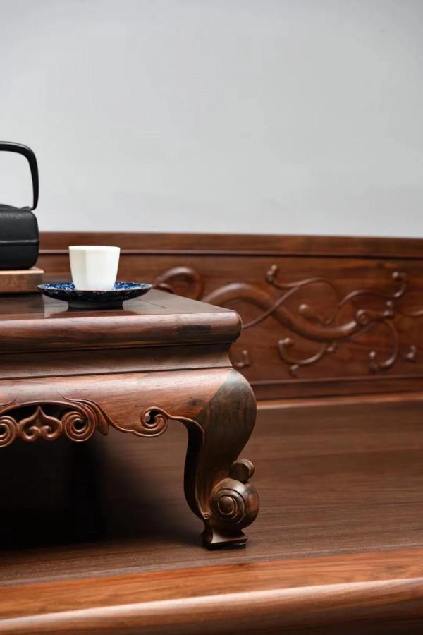 經典制作 &vert; 大紅酸枝明式螭龍紋羅漢床