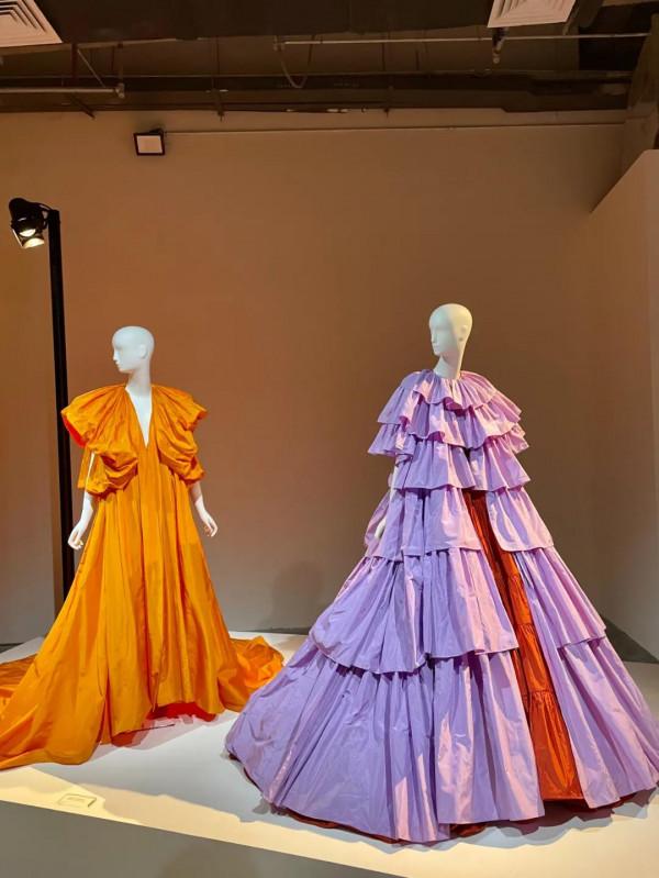 ​是我瘋了還是關曉彤真的變時髦了？