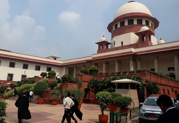 奇葩!印度老婦回家看見嫌犯在性侵女子,揮斧砍死他後卻被判無期 奇葩!印度老婦回家看見嫌犯在性侵女子,揮斧砍死他後卻被判無期