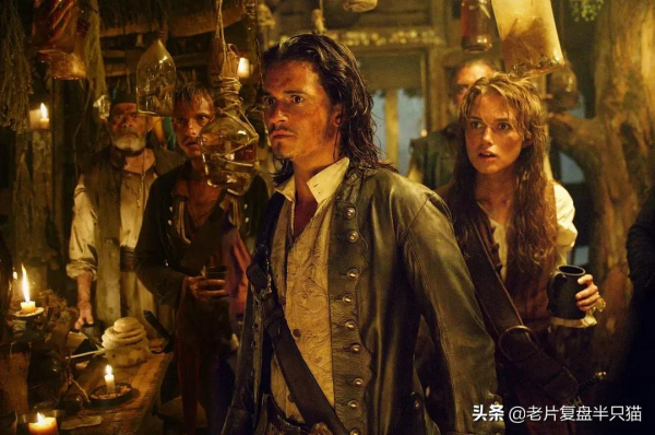 用&OpenCurlyDoubleQuote;人物傳記&rdquo;的方式開啟《加勒比海盜》，電影終於看明白了