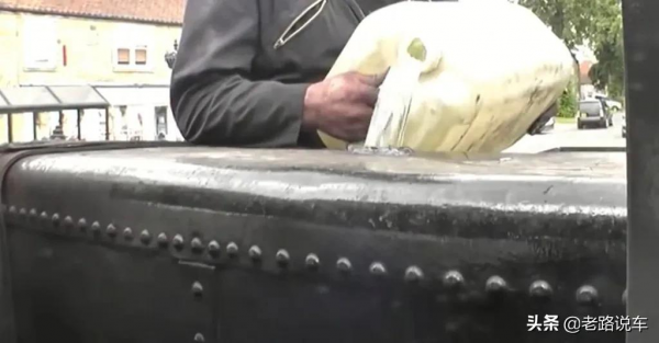 英國蒸汽動力的最後倔強 駕駛室裡帶個大鍋爐的哨兵卡車