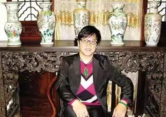 90年代廣東臺最火的主持人現狀：譚國治與陳旭然離世，陳維聰消失