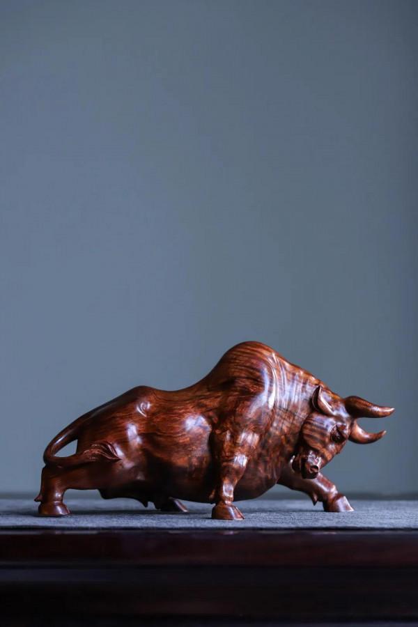 海南黃花梨 | 銳不可當 牛