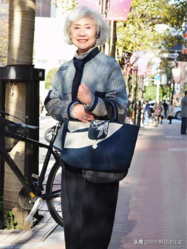 日本街頭“老年人”多會穿?穿衣簡單日常,不扮嫩不老氣,太講究 日本街頭“老年人”多會穿?穿衣簡單日常,不扮嫩不老氣,太講究