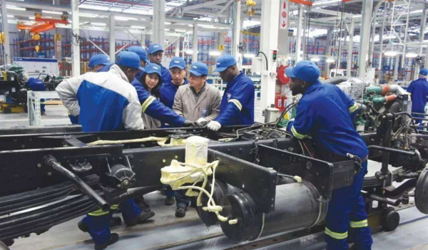 製造業3季度達2.26萬億GDP，卻1年離職141萬，國企200萬員工降薪