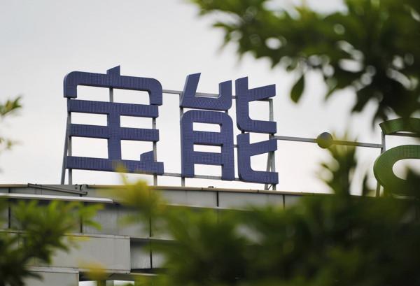 大戰王石，挑戰董明珠，今1297億鉅債壓頂，姚振華為何淪落至此？