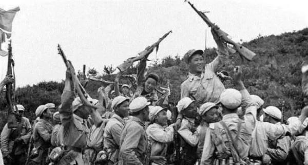 “鋼7連”的傳奇一戰：85人打敗一個營，一把軍號嚇跑敵人王牌