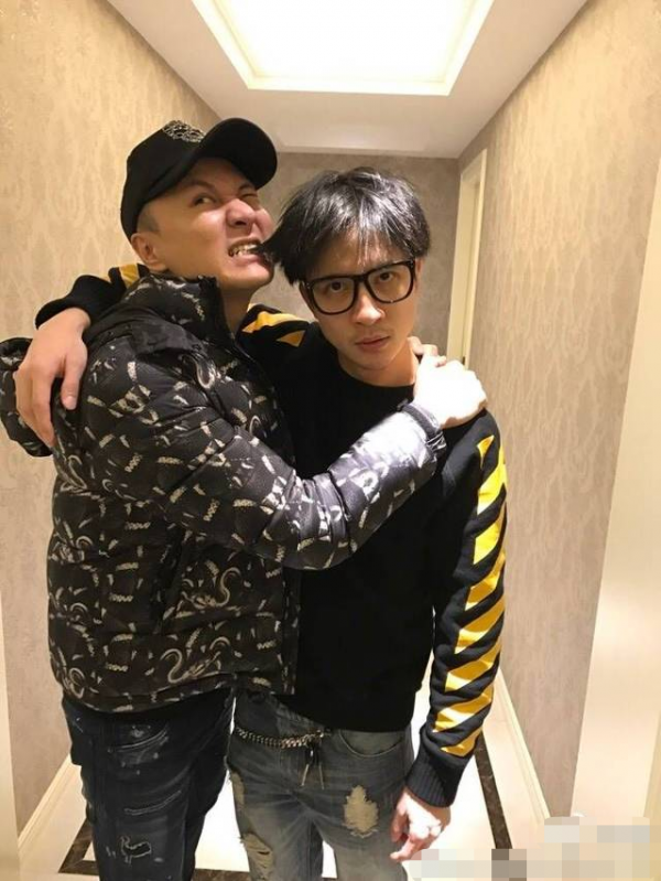 42歲朱楨現身薛之謙演唱會，身材發福認不出，二婚妻子被贊像倪妮