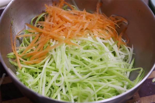 過年下酒菜，吃花生米吃黃瓜別忘了它，用蜂蜜拌一拌，太爽口了