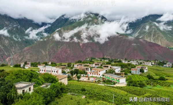 快來看看西藏新農村，家家都住小洋樓，環境美如世外桃源