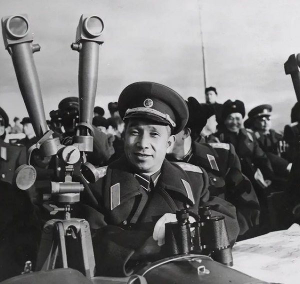 抗美援朝主帥：陳毅主動請纓被拒，偉人為何首選粟裕、林彪？