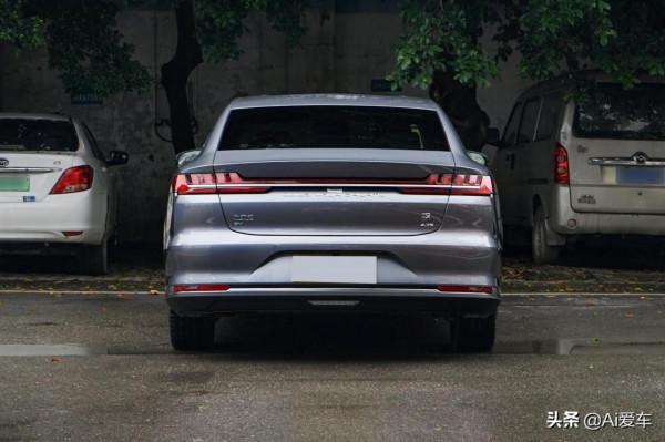 1&period;4L油耗帶四驅，高階旗艦大家轎，不要購置稅還便宜，比亞迪漢DM