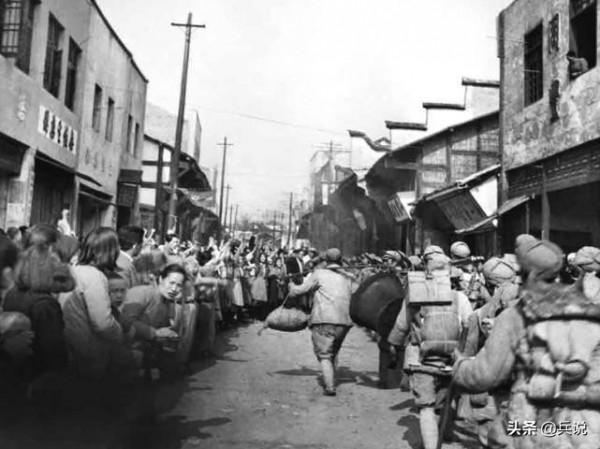 調離西藏,吳忠對天鳴槍,打光一個彈夾,抱頭痛哭歌聲悲慟 調離西藏,吳忠對天鳴槍,打光一個彈夾,抱頭痛哭歌聲悲慟