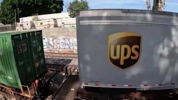 一片狼藉！美國洛杉磯貨運鐵路劫案成災