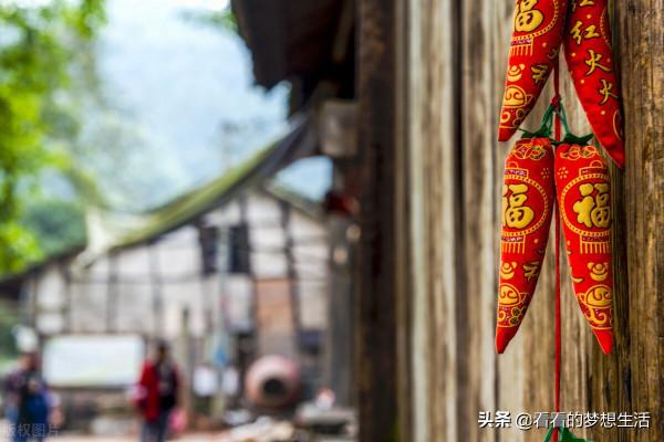 假如有人出錢讓你去雲貴川旅遊，只能去一個省，選哪個省？理由？