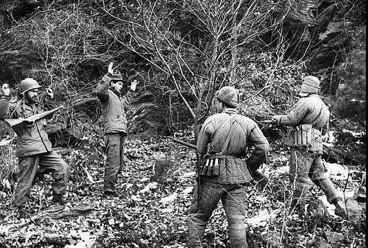 抗美援朝時期，毛主席在停戰談判中“以打促談”避免城下之盟