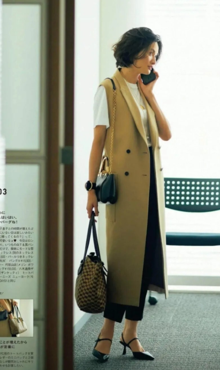 長馬甲也能穿出高階感，瞧這些時髦精的造型，40+50+的女人都愛了