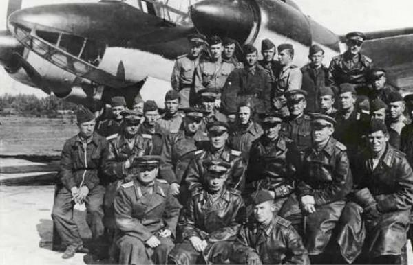 1950年,斯大林大發雷霆,原因竟是有人賣給中方低階飛機:米格9 1950年,斯大林大發雷霆,原因竟是有人賣給中方低階飛機:米格9