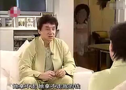 割腕自殺、告母入獄,成龍女兒這是反擊報復還是無限作妖? 割腕自殺、告母入獄,成龍女兒這是反擊報復還是無限作妖?