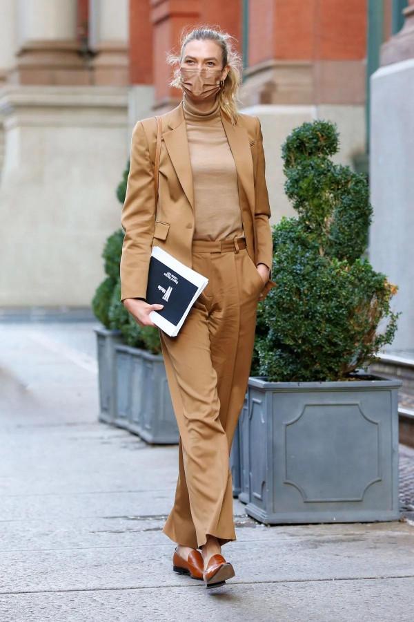 超模小kk卡莉•克勞斯Karlie Kloss現身紐約的街拍