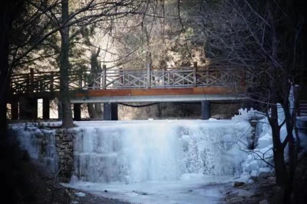 宛若仙境!天龍山現“冰瀑”奇觀 宛若仙境!天龍山現“冰瀑”奇觀