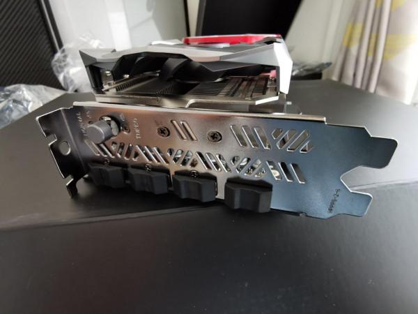 幫忙裝電腦還要送個機箱？喬思伯D30+5800X+3070ti裝機作業