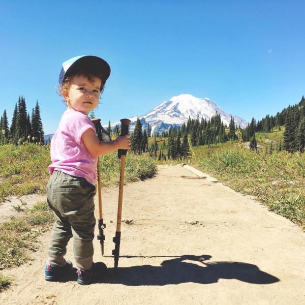 美國4歲萌娃單板攀巖越野樣樣行？爹媽超愛戶外運動，娃也不簡單